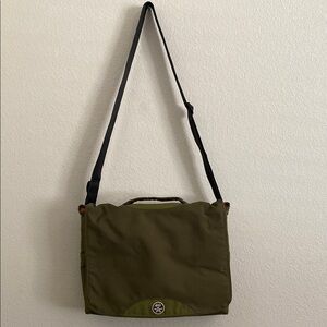 CRUMPLER The Skivvy Medium Size Olive Green Messenger Bag